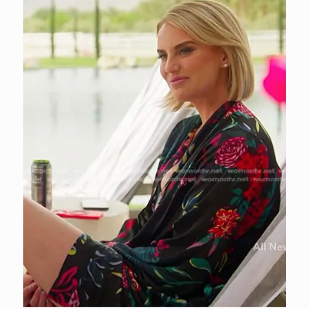 Never worn | Stars Above Silk-like Black Floral Women's Robe | Size Medium